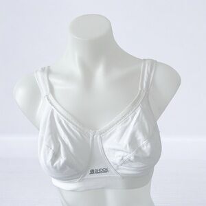SHOCK ABSORBER ACTIVE CLASSIC SPORTS BRA
Size 36B